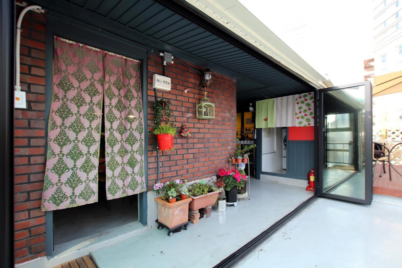 Parasol House Apartment *