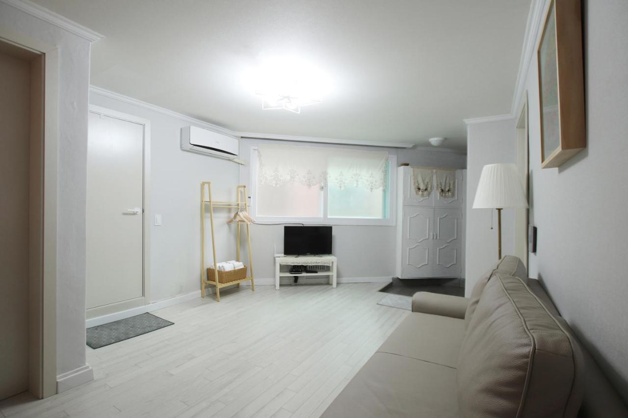 Parasol House Apartment